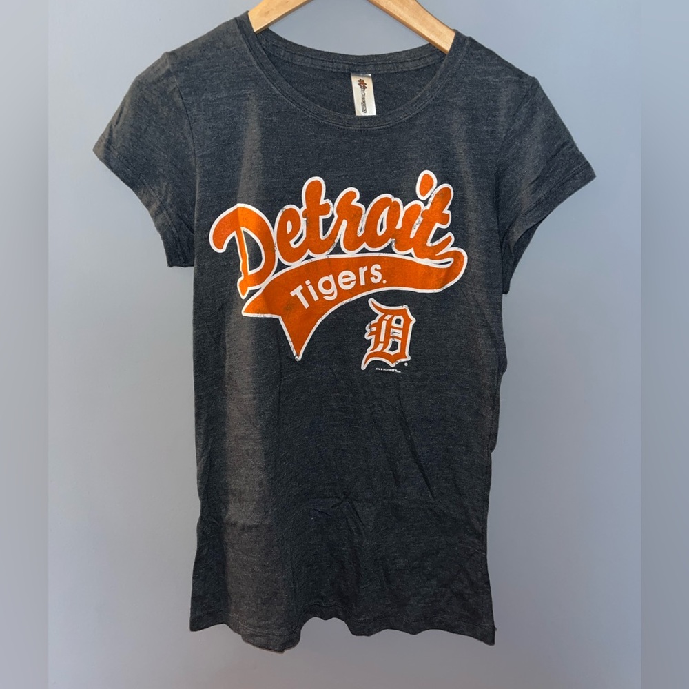 5th & Ocean Detroit Tigers MLB Graphic T-Shirt Charcoal Heather Grey Womens L